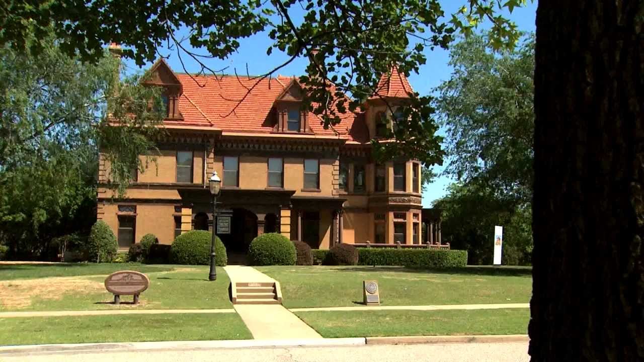 6 Haunted Houses in Oklahoma City (OKC), OK [2024]