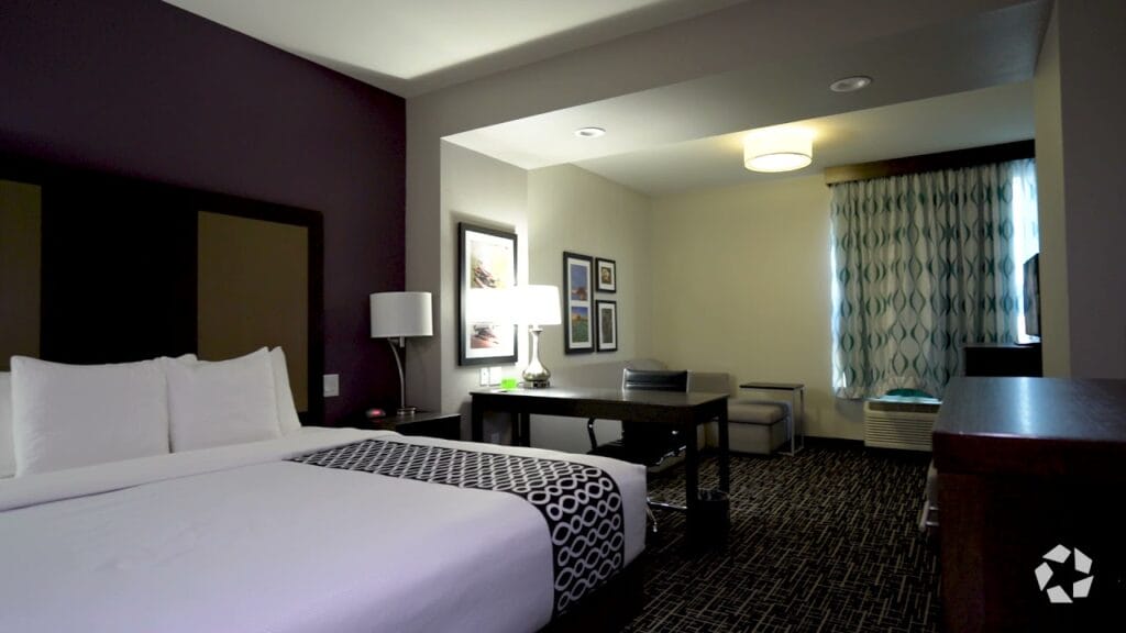 La Quinta Inn & Suites by Wyndham Oklahoma City - NW Expressway